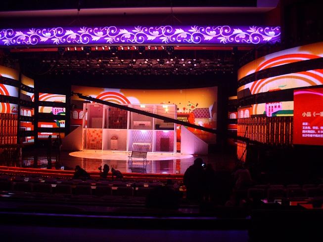 屋内高性能LEDのパネル スクリーンP4フル カラーのLED表示舞台の背景