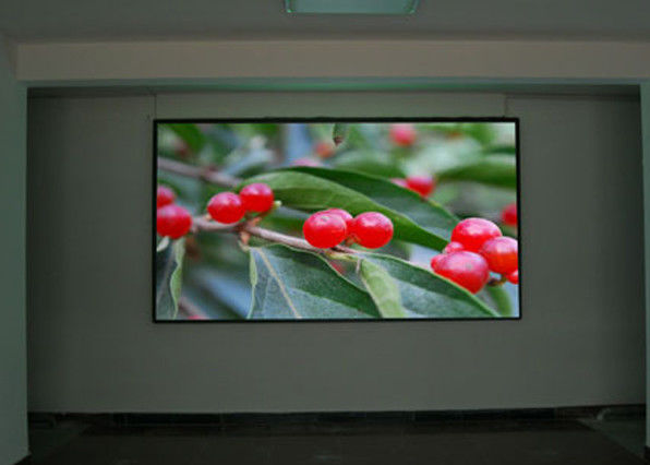 IP 54フル カラーLEDのスクリーンのビデオ壁TVのパネルP5はダイカストで形造る広い視野角を細くします サプライヤー