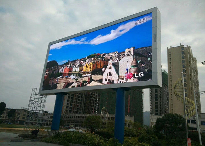 中国 極めて薄いフル カラーのLED表示P6屋外広告スクリーン120°の視野角 工場
