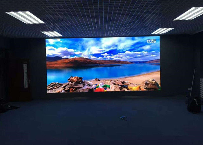 中国 ホテルのロビーP4屋内広告のLED表示、400W LEDのビデオは4mの眺めの間隔にパネルをはめます 工場