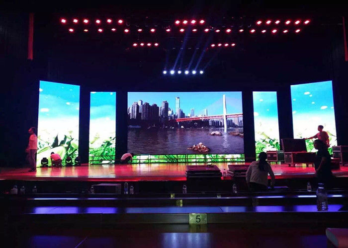 中国 フル カラーの導かれたビデオ壁の使用料は、装飾的な舞台の背景スクリーンP3.91を導きました 工場