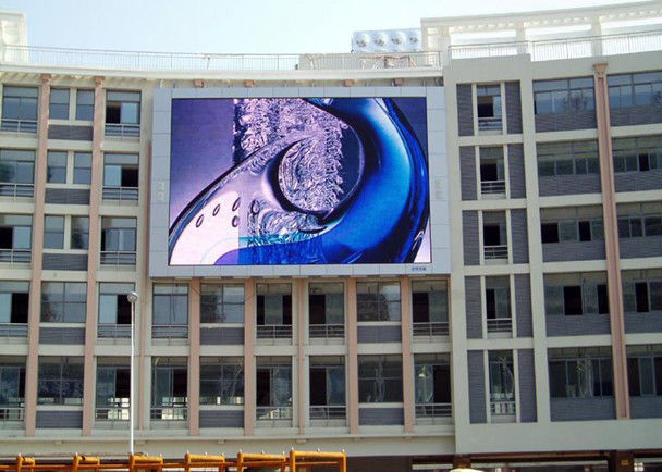 中国 デジタル屋外のフル カラーのLED表示、P10はLED表示パネルの掲示板を修理しました 工場