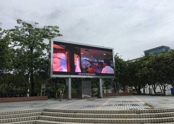 中国 商業屋外広告のLED表示スクリーンWindowsは7 8 10システムを作動させます 工場